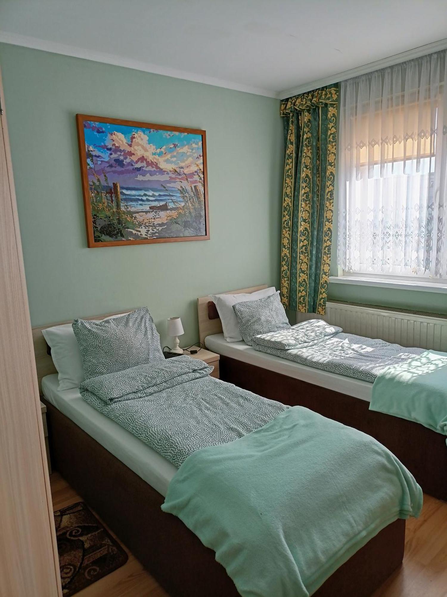 Latarnik Bed and breakfast *